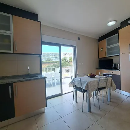 Sea And Old Town Views 알부페이라