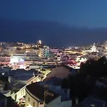 Sea And Old Town Views דירה